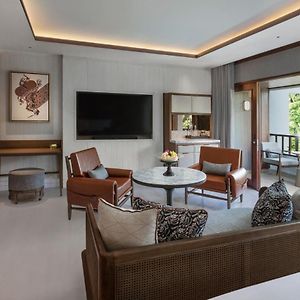 Deluxe Studio Larger Guest room 1 King Balcony Daily Activity